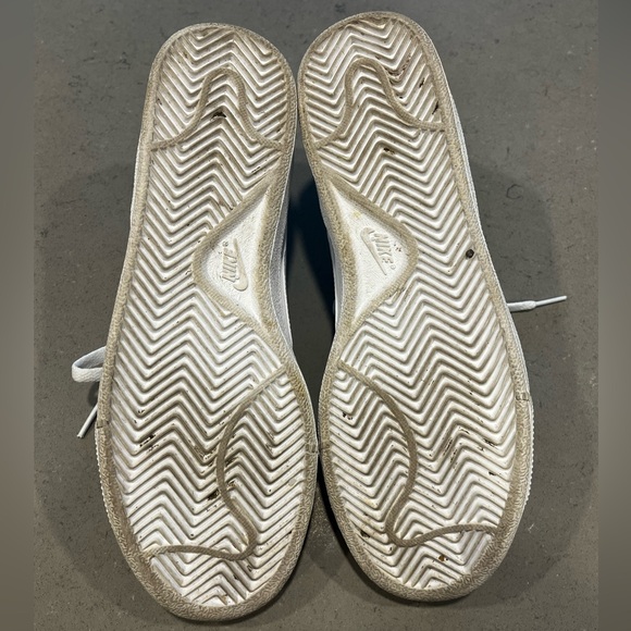 Nike Court Royale Triple White Women’s 9 Sneakers - Picture 3 of 6